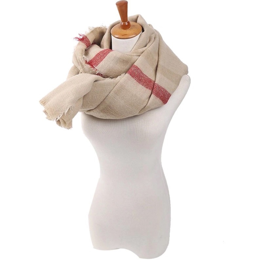 Like new: Beige woven scarf